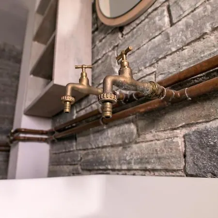 Stone Cozy In Nimporio Animborió