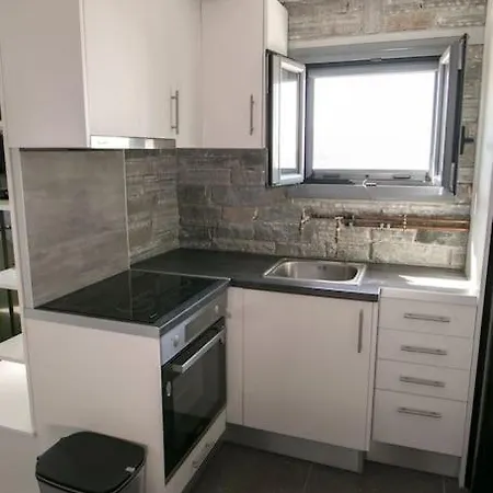 Stone Cozy In Nimporio