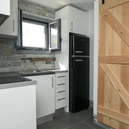 Stone Cozy In Nimporio Animborió